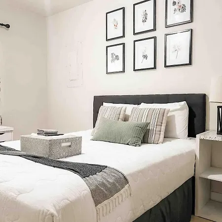 Cozy Canopy Cottage Tucked Away - East Tallahassee