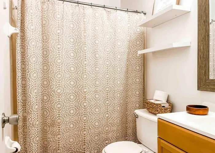 Сasa de vacaciones Cozy Canopy Tucked Away - East