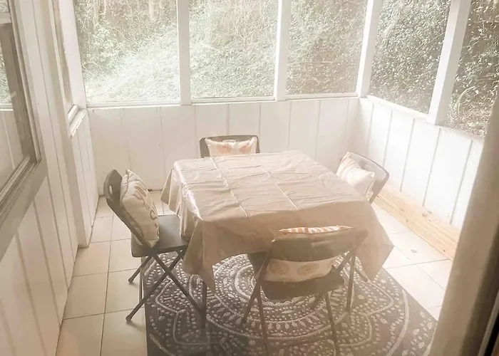 Cozy Canopy Tucked Away - East Сasa de vacaciones Tallahassee